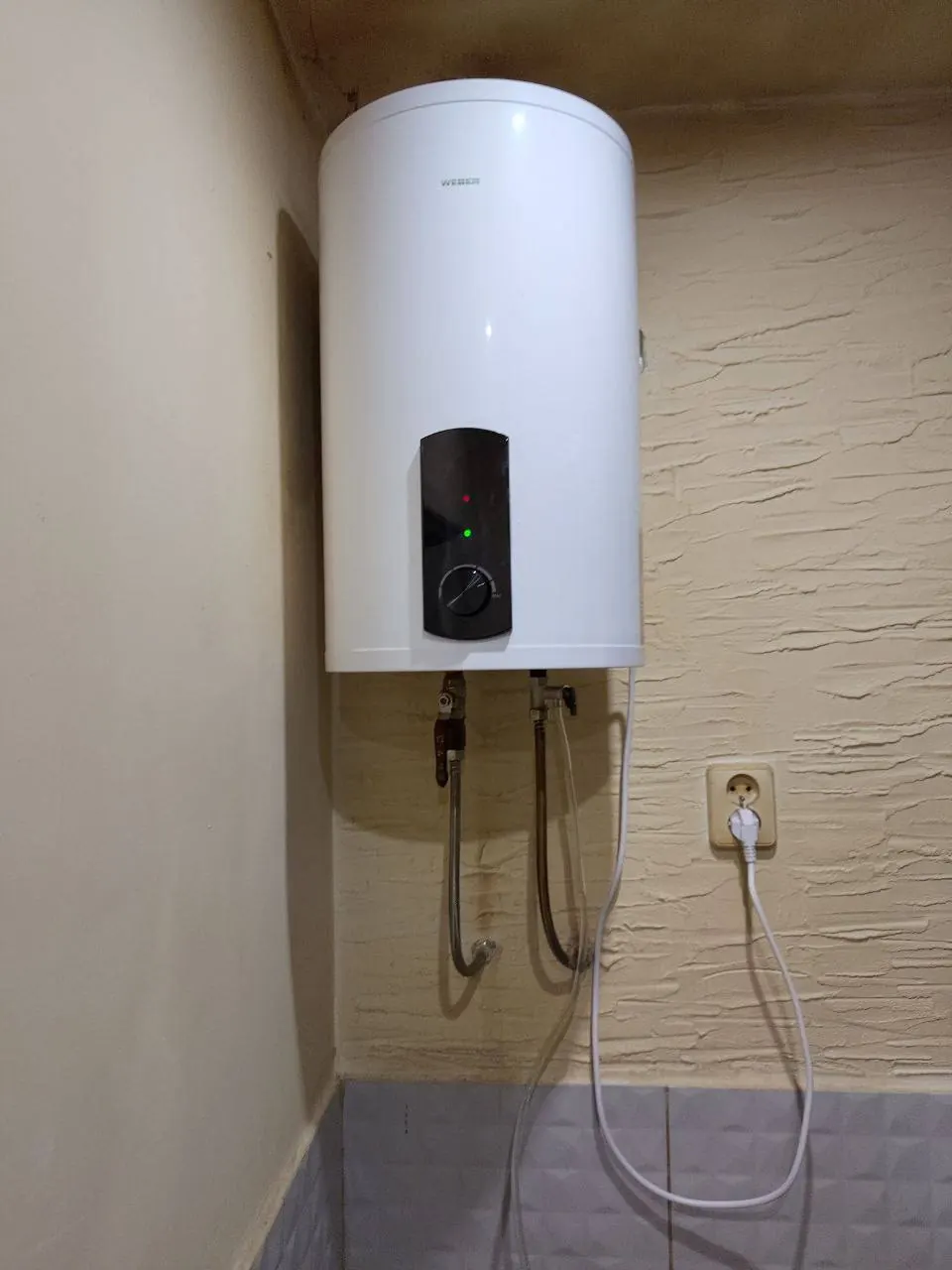 Bojler elektryczny na ścianie — DobryHydraulik Kraków