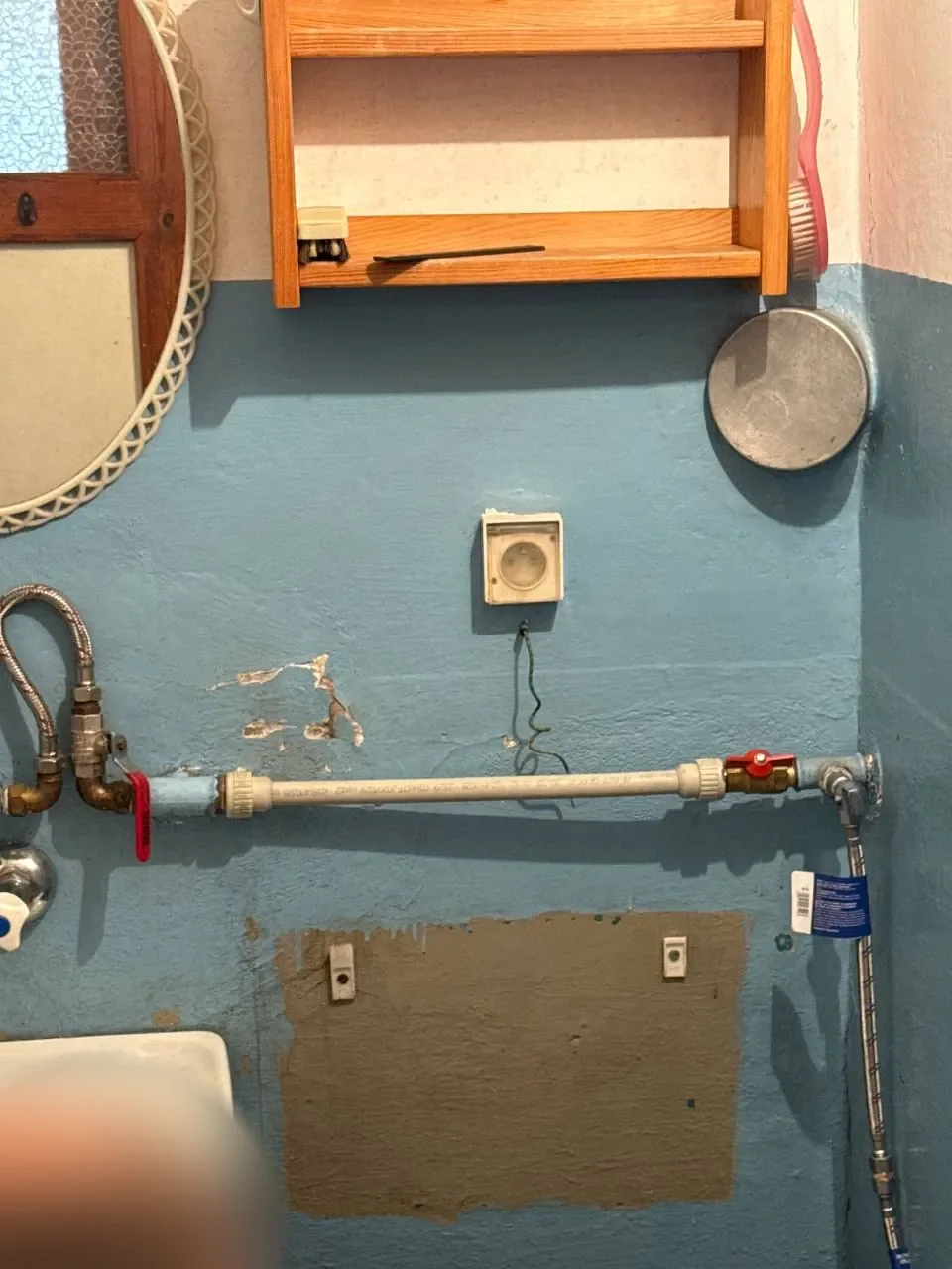 Podejścia wodne w kuchni na ścianie — DobryHydraulik Kraków